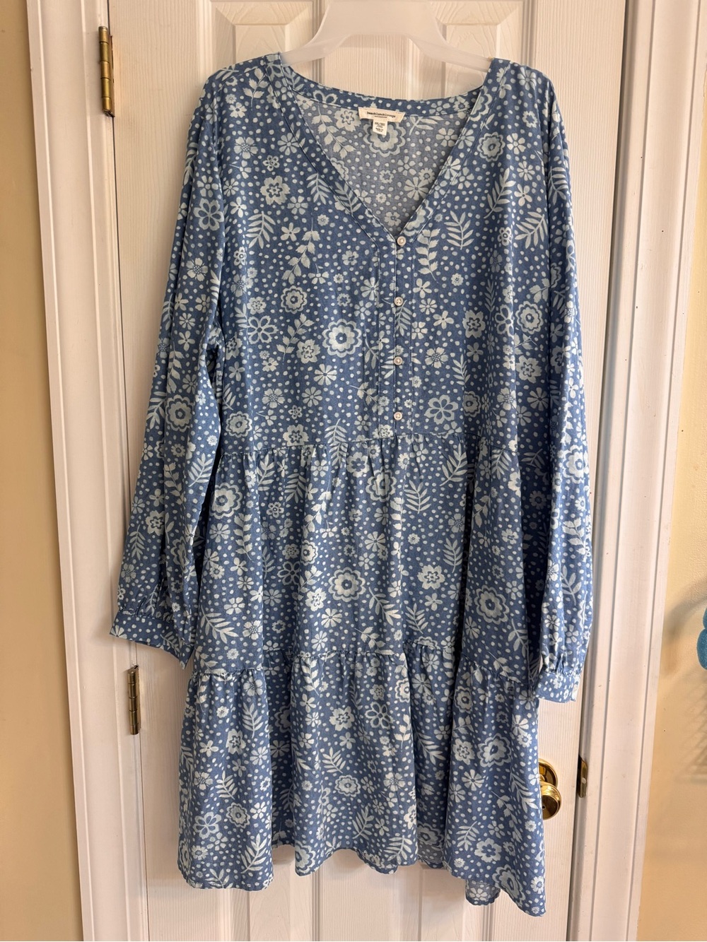 beachlunchlounge Blue and White Floral Tiered Midi Dress
